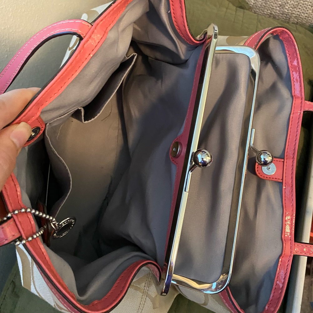 🇺🇸Coach purse pink with kisslock 🩷 - Picture 4 of 13